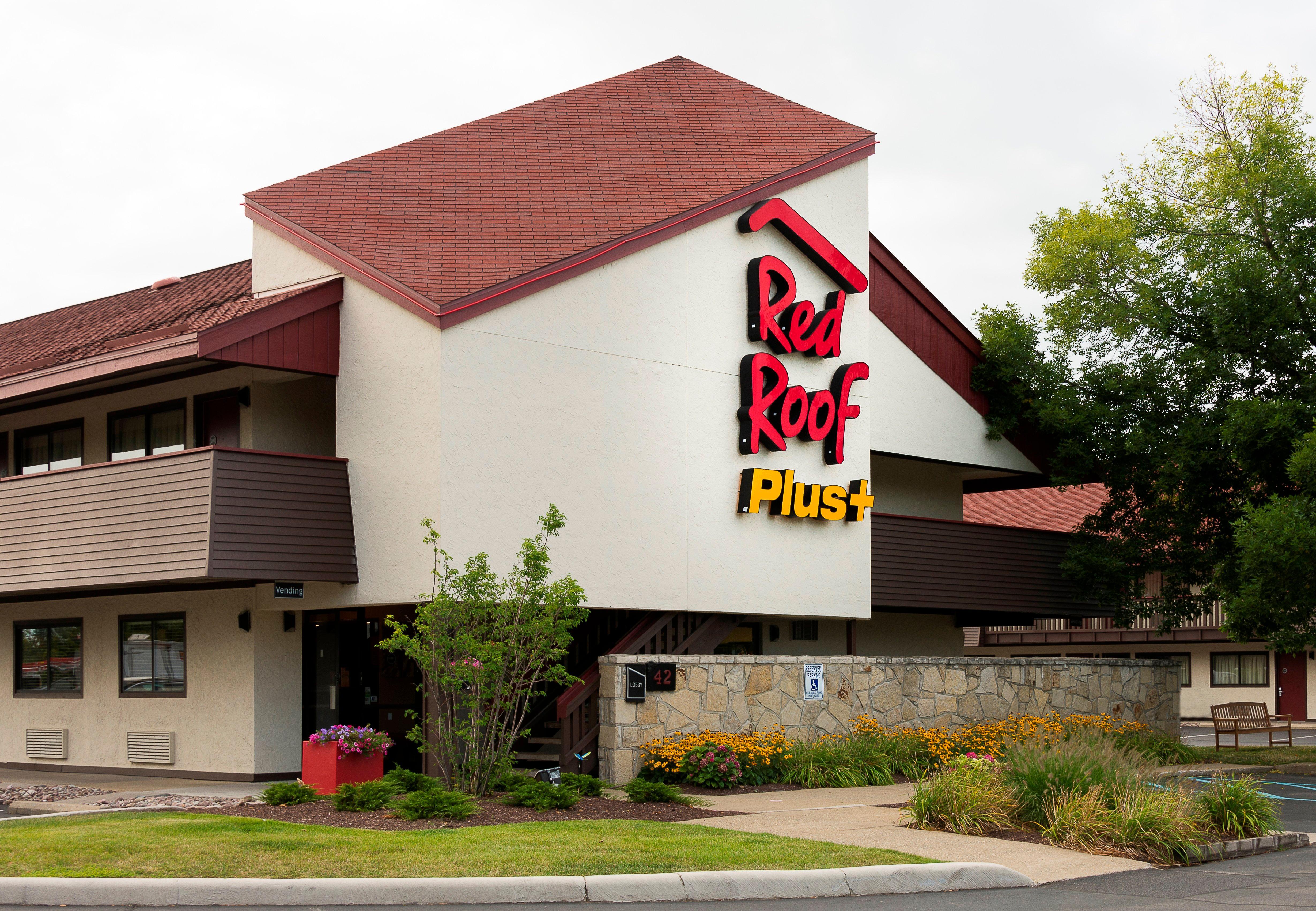 Red Roof Inn Plus+ Pittsburgh South - Airport Eksteriør billede